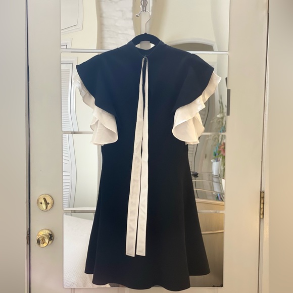 CINQ a' SEPT NWT'S SEXY SECRETARY CLASSY YET SEXY LITTLE BLACK DRESS | Size 6 - Picture 12 of 16